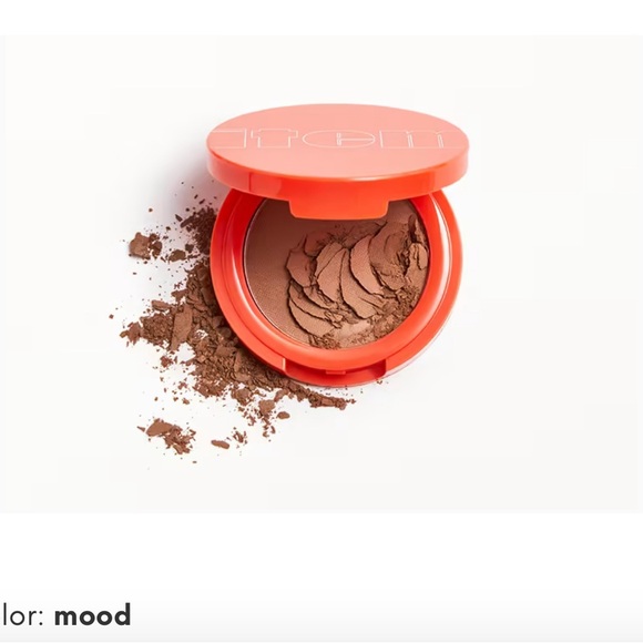 ITEM Bundle (3), Cheek Money Glow Bronzer, Contour Powder & Lash Mascara. - Picture 9 of 11